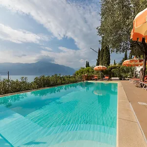 Wonderful View With Pool With Breakfast Gardasee , Torri Del Benaco Italy